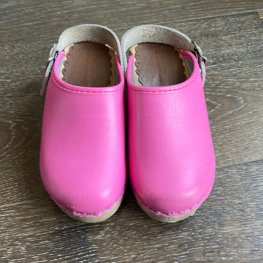 Hannah Andersson clogs girls size 27